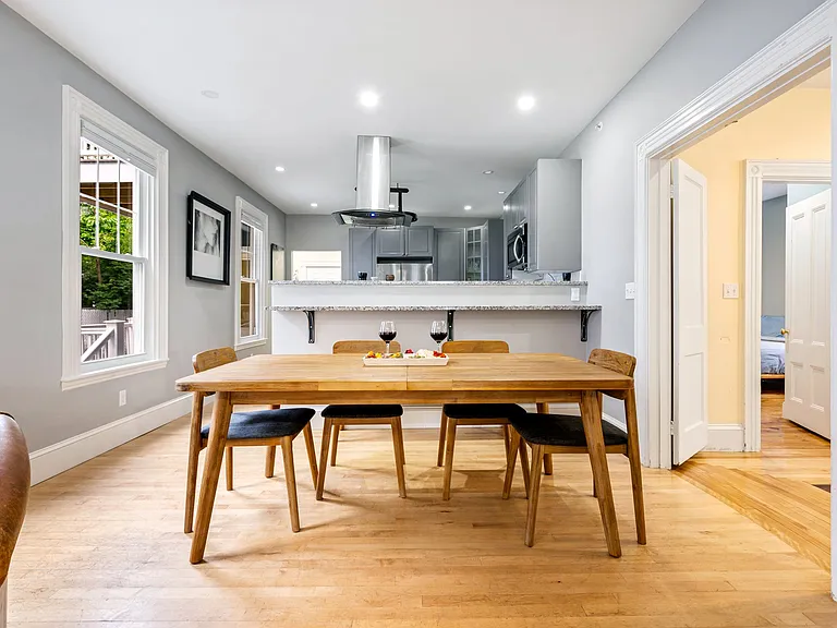 77 William St #1 — Photo 2