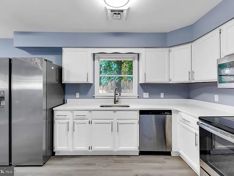 107 Walden Dr — Photo 8