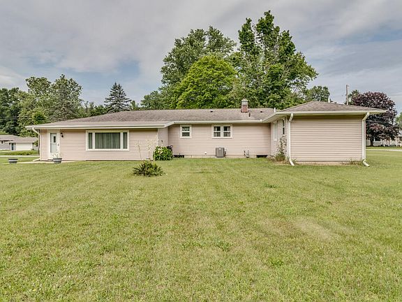 4th image of 127 Beadle Lake Dr