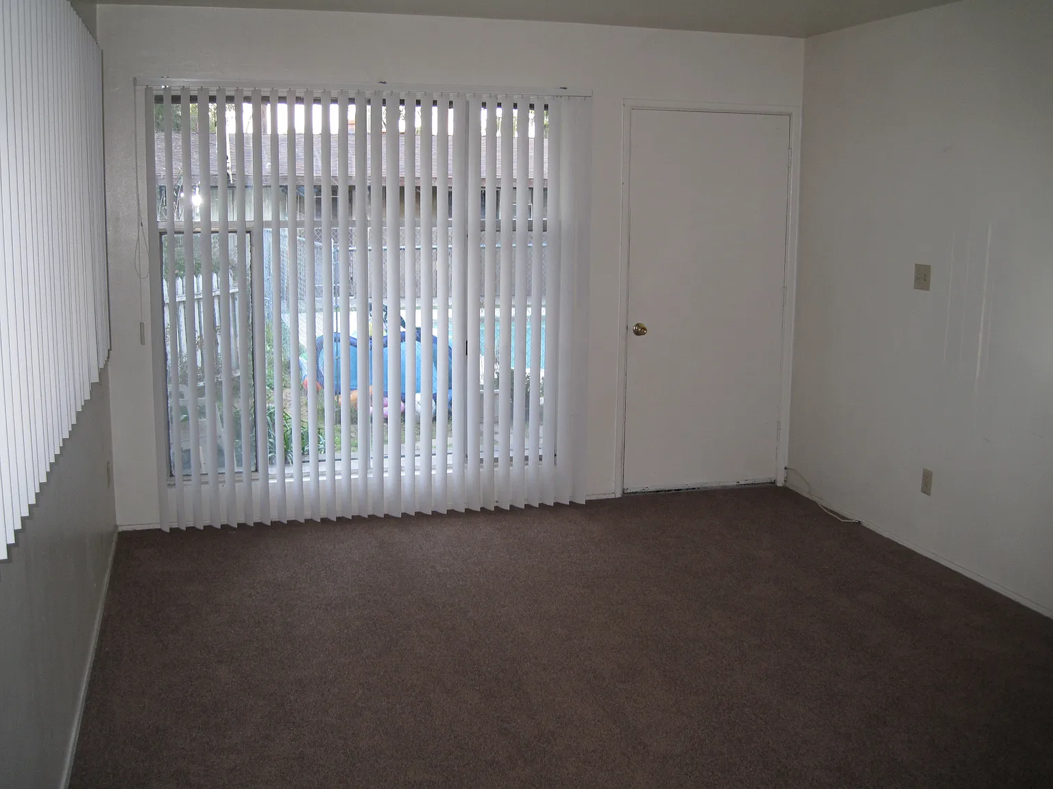 329 La Paloma St — Photo 3