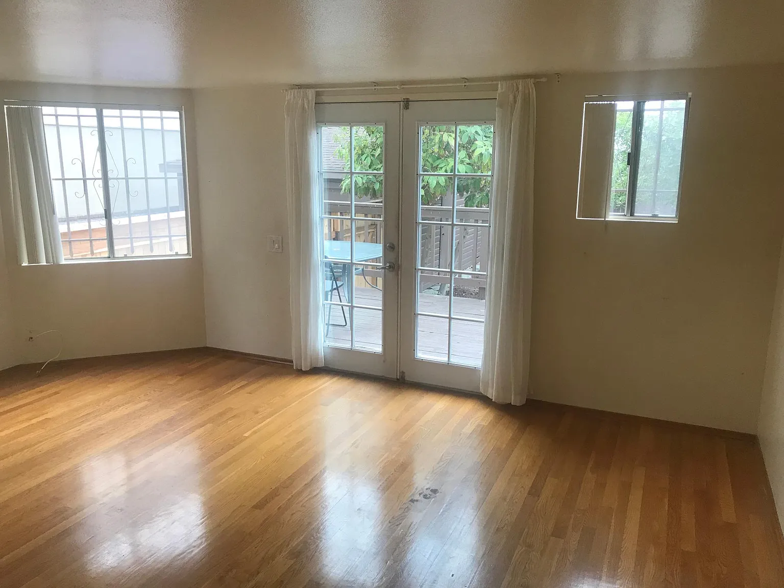 2 bed, 1200 sqft, $3,295 — Photo 4