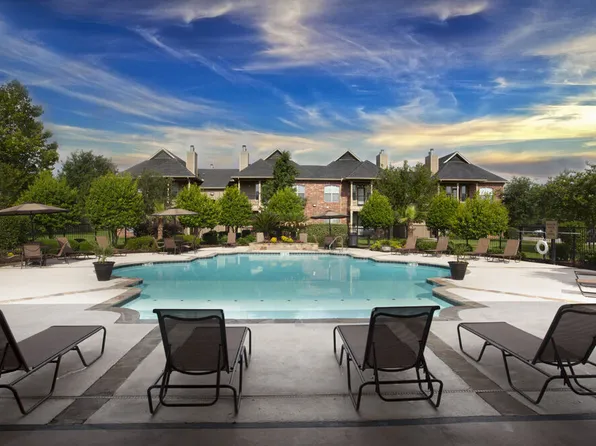 Nelson Pointe Apartment Homes