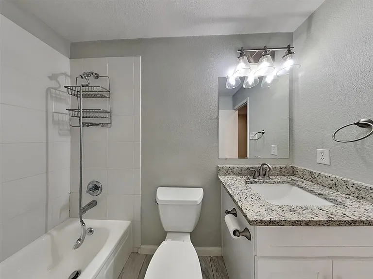 549 Park Center Blvd — Photo 18