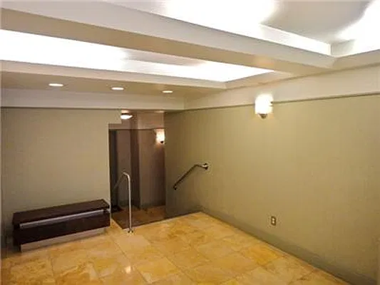 Sold by R New York | media 5