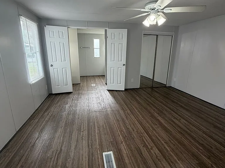 1105 S Rogers St — Photo 7