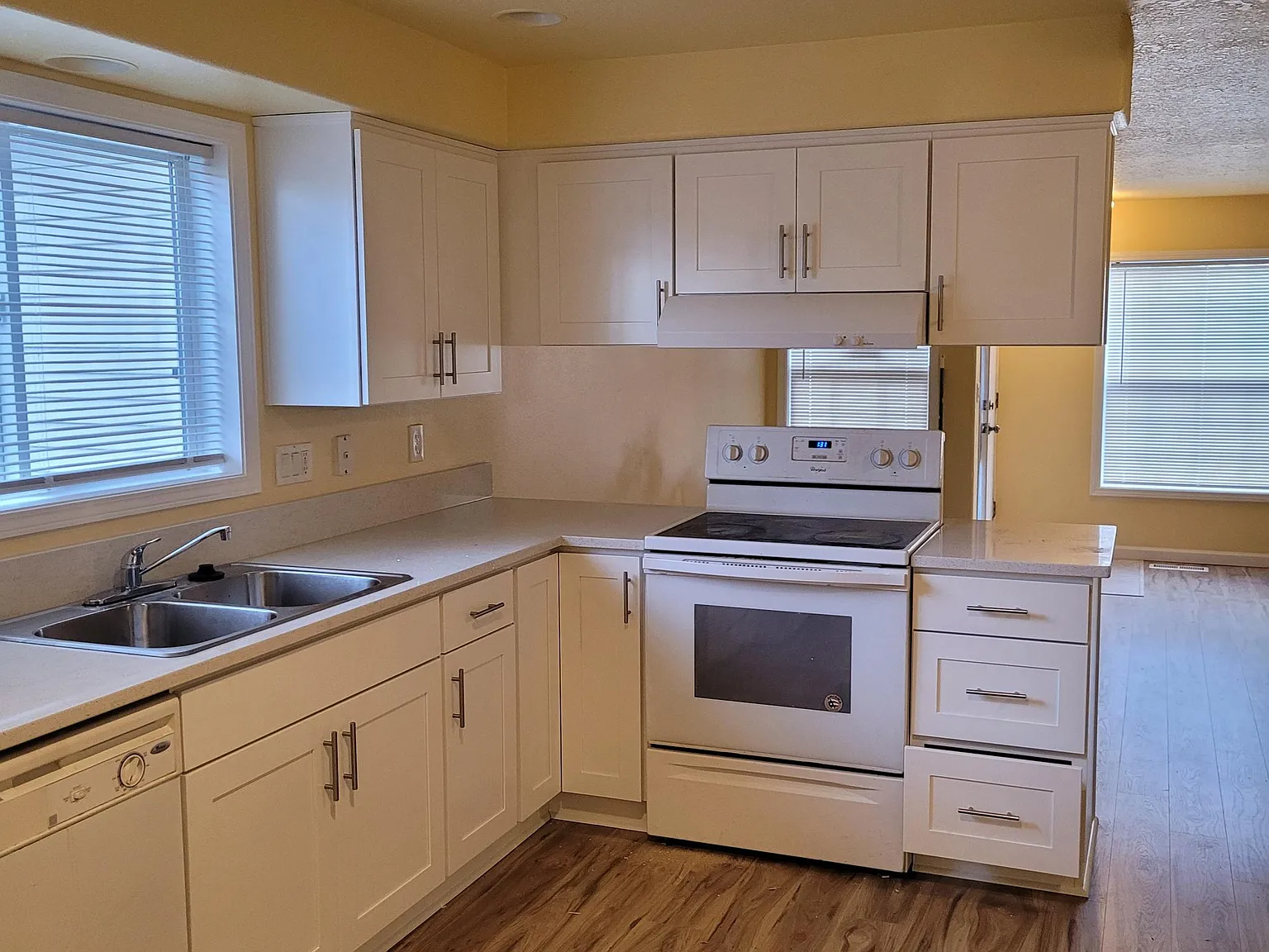 3 bed, 1243 sqft, $2,250 — Photo 3