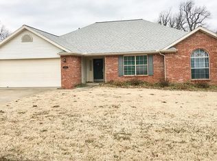 1572 Niagara St, Springdale, AR 72762