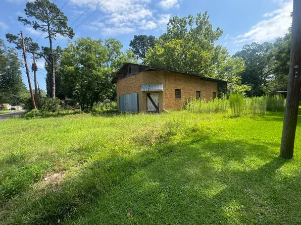Peggy St, Magnolia, AR 71753