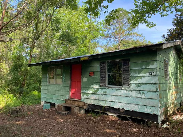 124 P A Sanders Rd, Sopchoppy, FL 32358