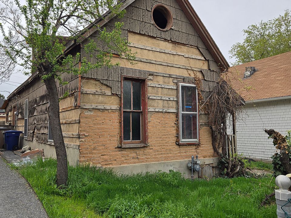 1st image of 225 W Fern Ave