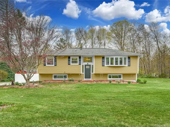 354 Quassapaug Road, Woodbury, CT 06798