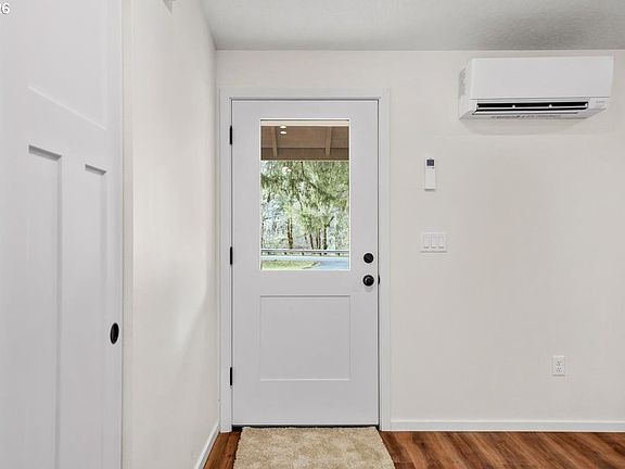 5th image of 37875 Row River Rd