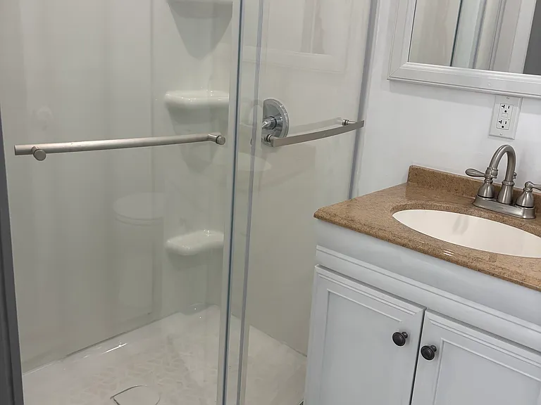 8003 N Tampa Ave — Photo 5