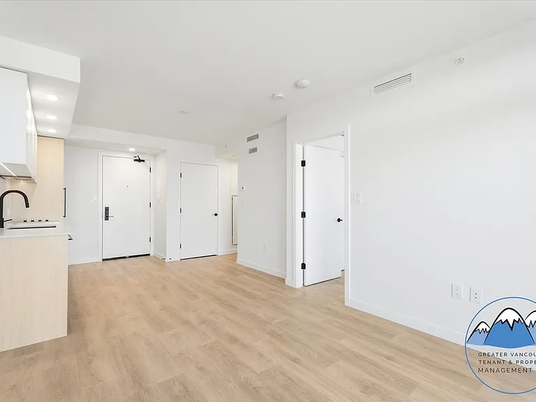 13738 Central Ave — Photo 8
