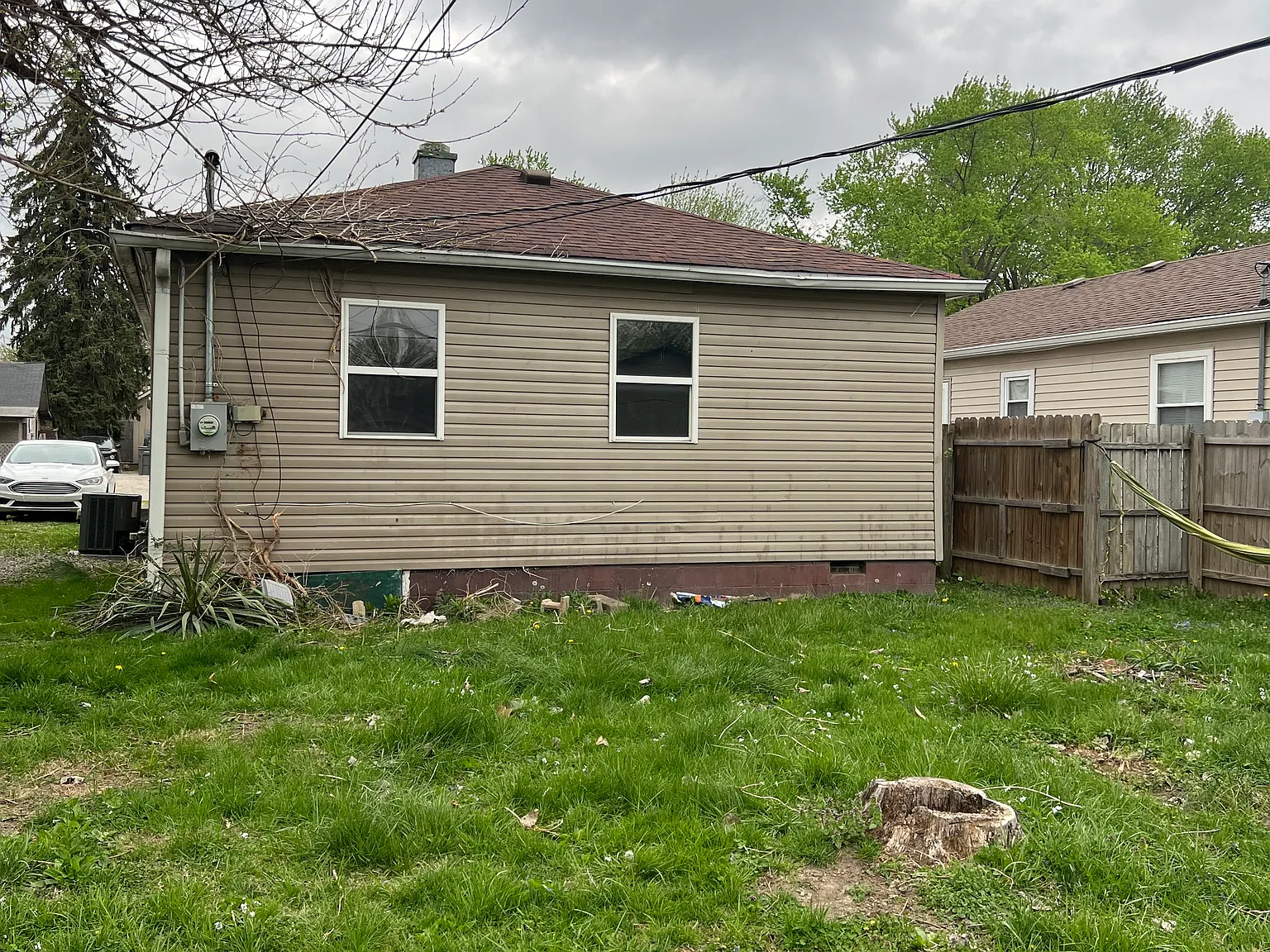 3 bed, 875 sqft, $1,325 — Photo 1