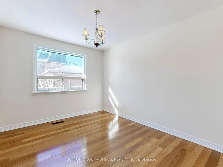 129 Crestwood Rd #UPPER — Photo 21