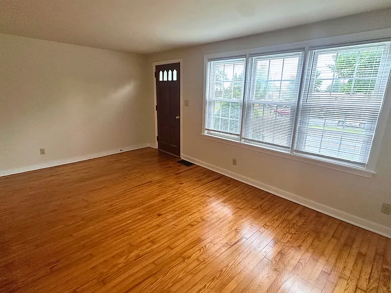1331 Lititz Rd — Photo 4