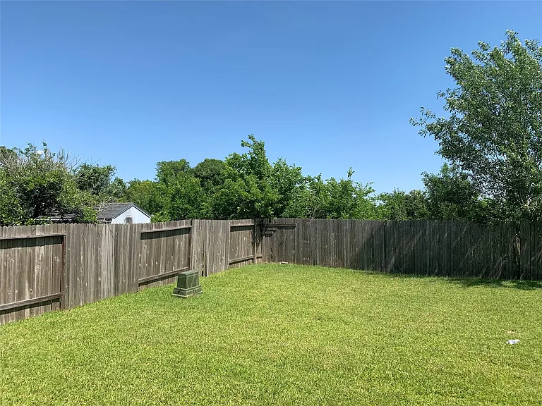 3114 Junction Dr — Photo 15