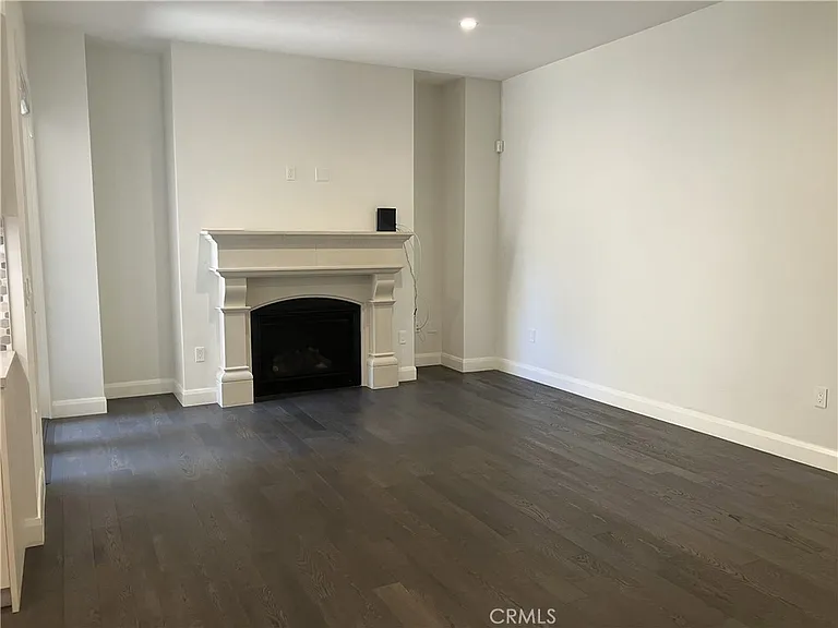 378 W Green St #131 — Photo 6