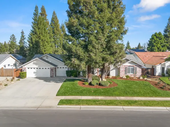 1061 N Armstrong Ave, Clovis, CA 93611