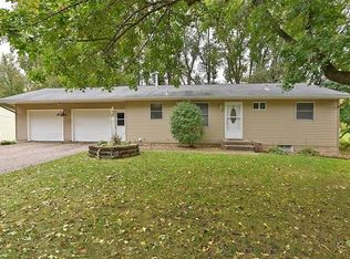 613 Ladonna Ln, Faribault, MN 55021