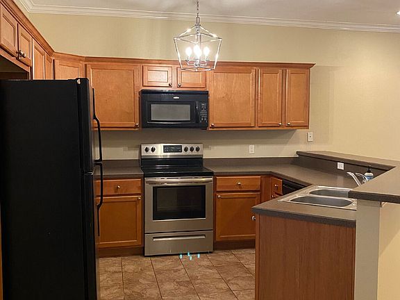 4th image of 2104 Main St #4