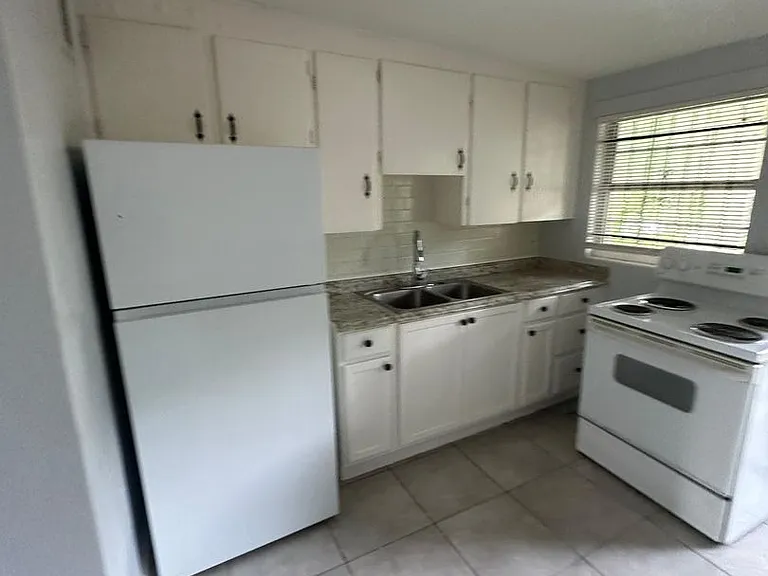3805 Fairfax St — Photo 9