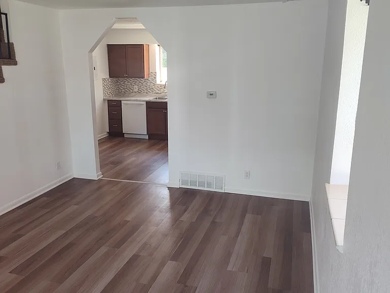 5026 W 8th Ave — Photo 8