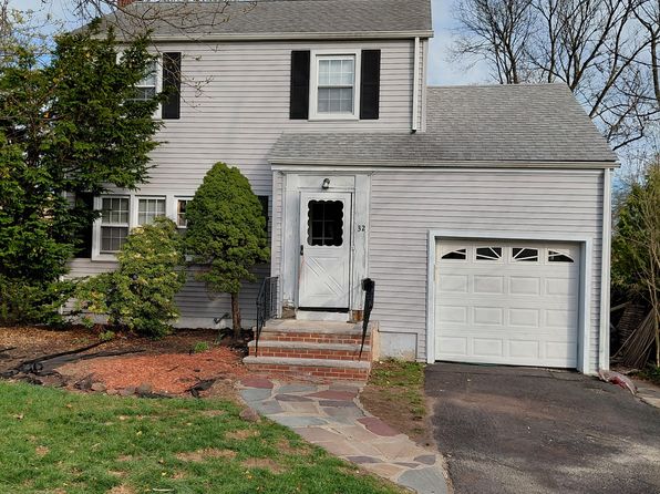 32 Locust Ave