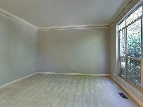 4th image of 608 Grange Hill Ct