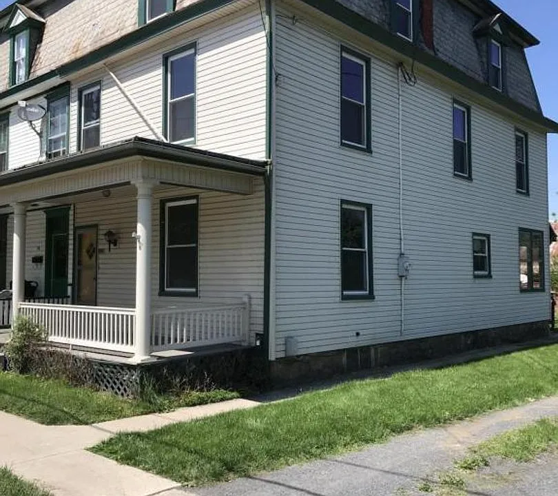 313 S 4th St