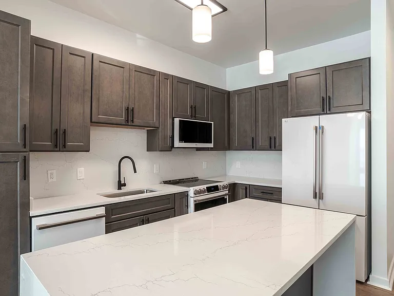Midtown 205, Charlotte, NC, Premium London Fog