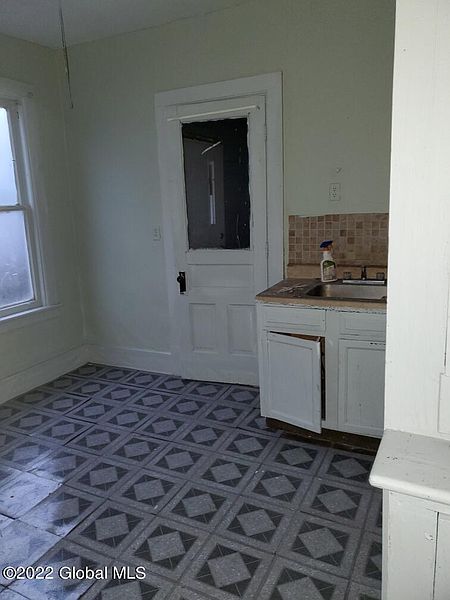 2nd image of 80 Helwig Street