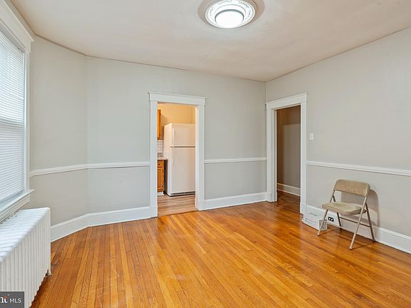 5th image of 639 Plymouth Rd