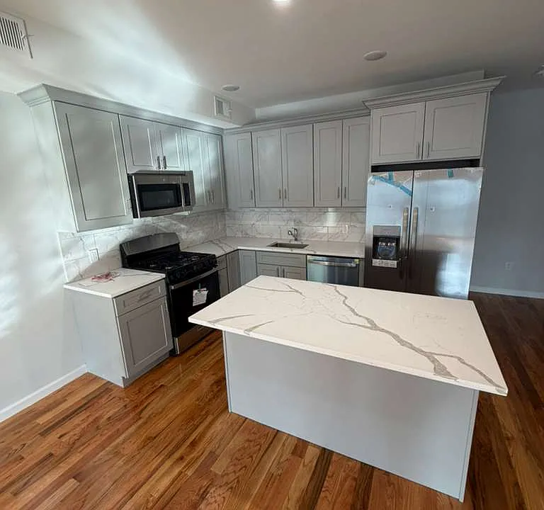 148 Dewey St #3