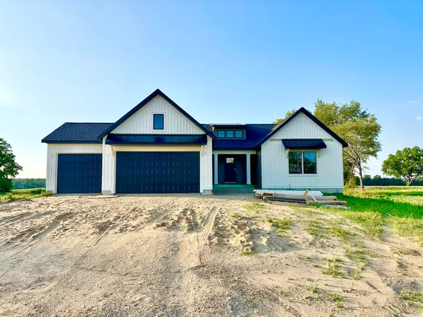 739 Goldenfield Dr, Byron Center, MI 49315
