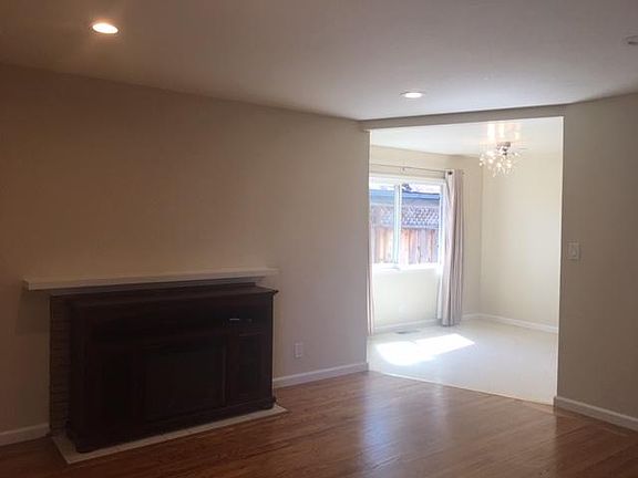 Living Room to Dinning area
