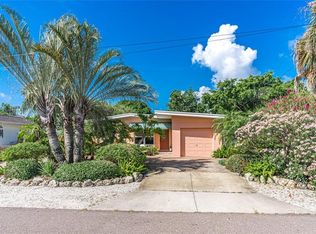 15804 3rd St E, Redington Beach, FL 33708