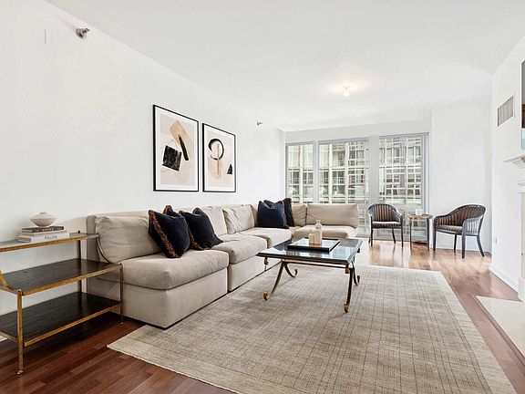3rd image of 160 E Illinois St APT 1808