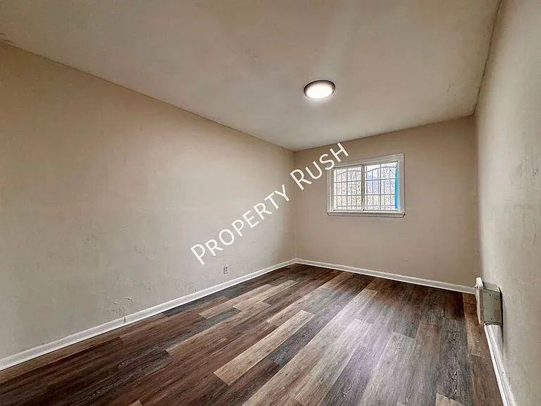 3605 Dorris St — Photo 8
