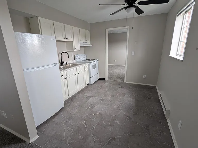 Alexandria Apts — Photo 11