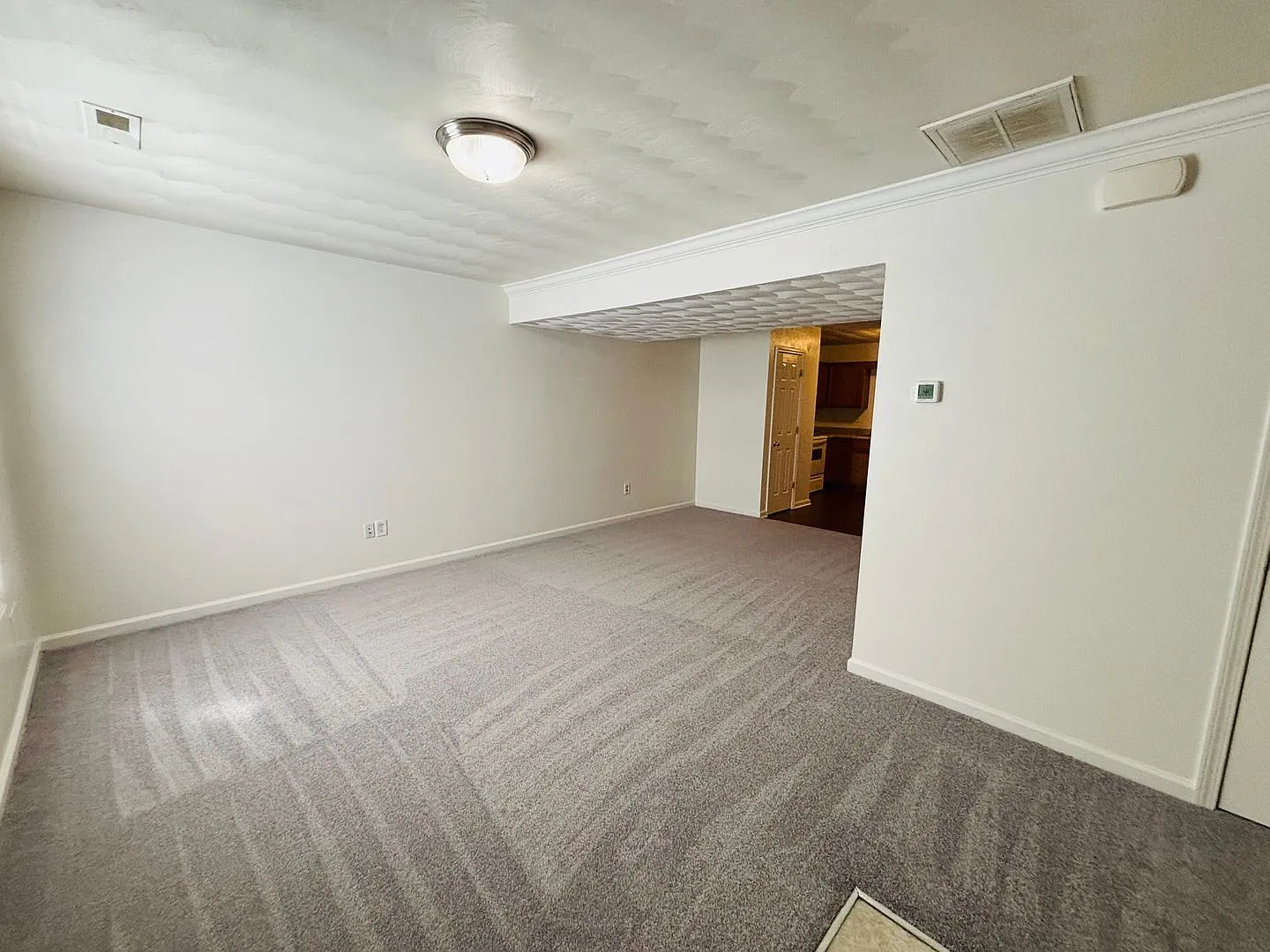 4 Bedroom, 3.5 Bath Townhouse — Photo 2