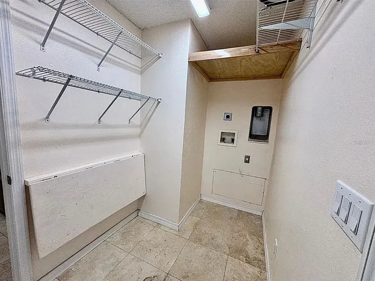 12 Regency Dr — Photo 5