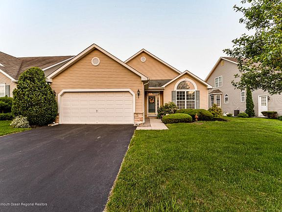 3rd image of 407 Monticello Ln