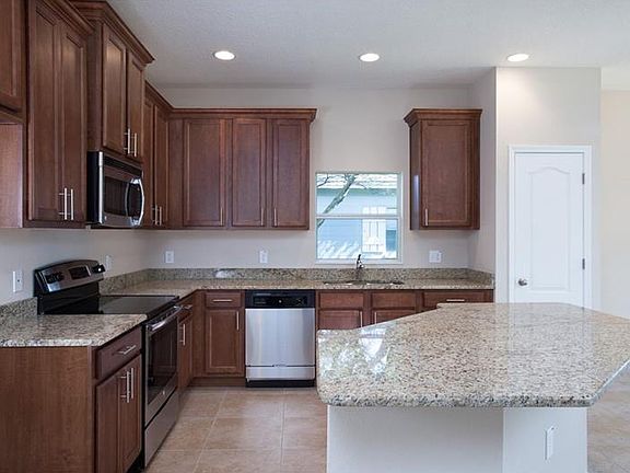 5th image of 812 N Habana Ave