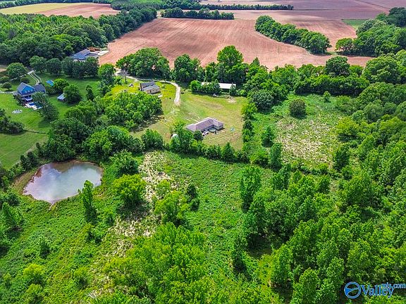 2nd image of 319 Coulter Dr #B