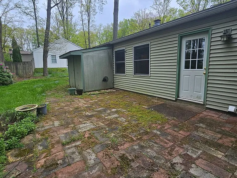 491 Westgate Dr — Photo 23