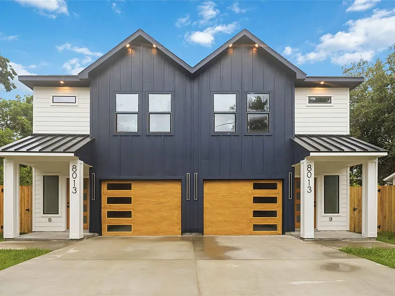 8013 Moon Beam St #B — Photo 1