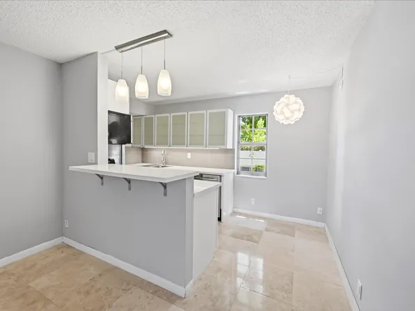 905 NE 28th Street #206, Wilton Manors, FL 33334