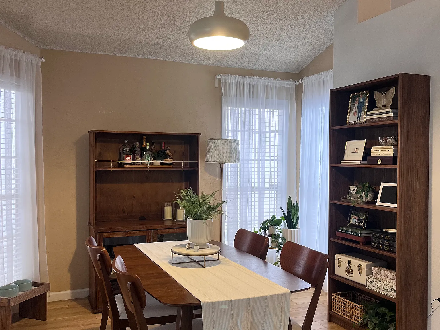 2 bed, 1284 sqft, $2,300 — Photo 4